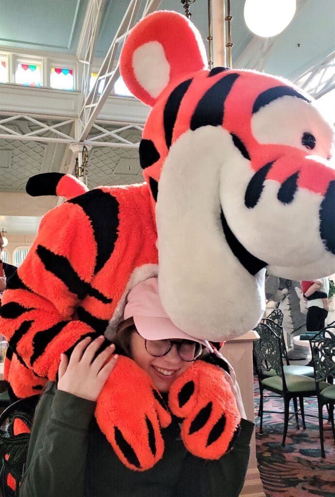 tigger hugging sissy