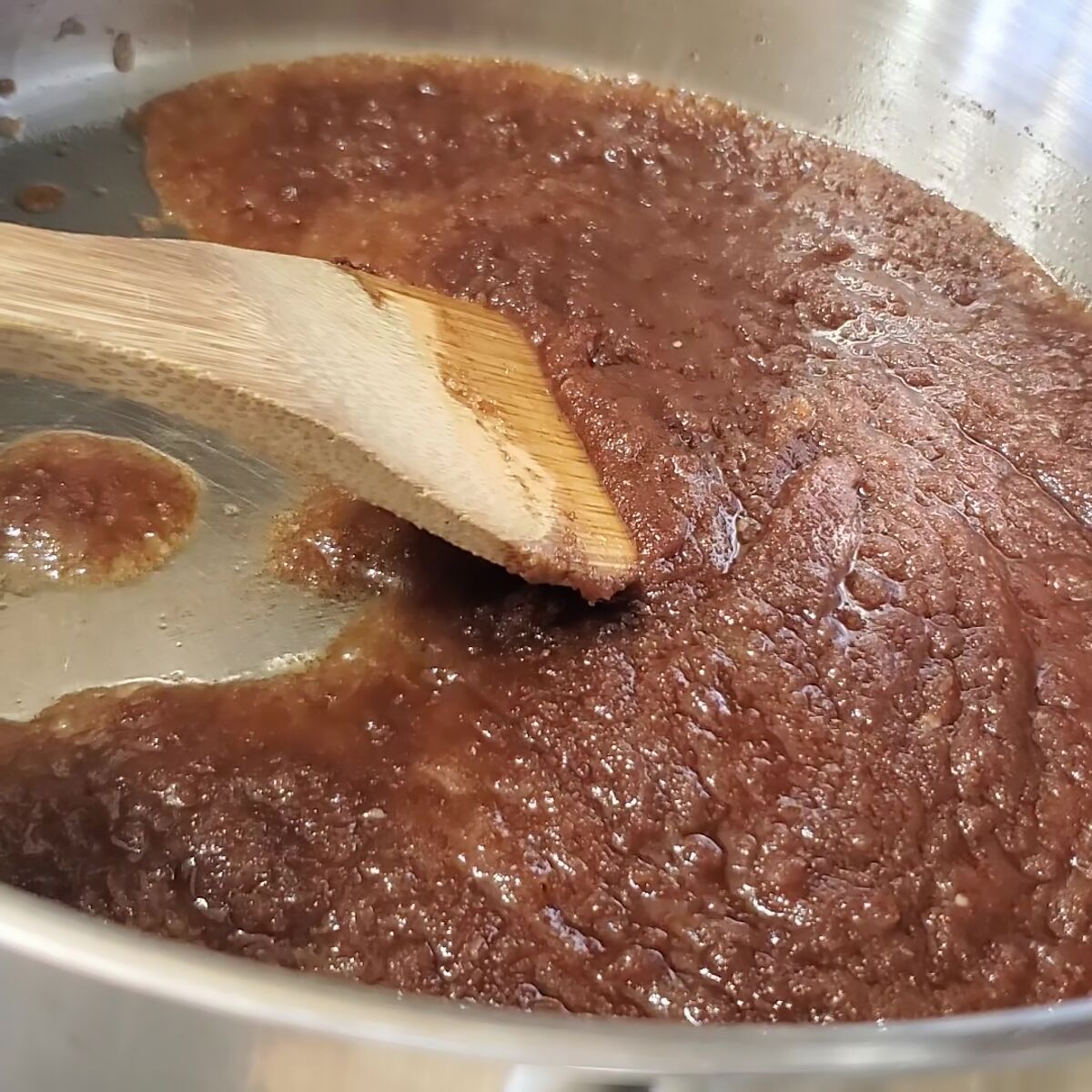 melting butter and sugar in large pot.